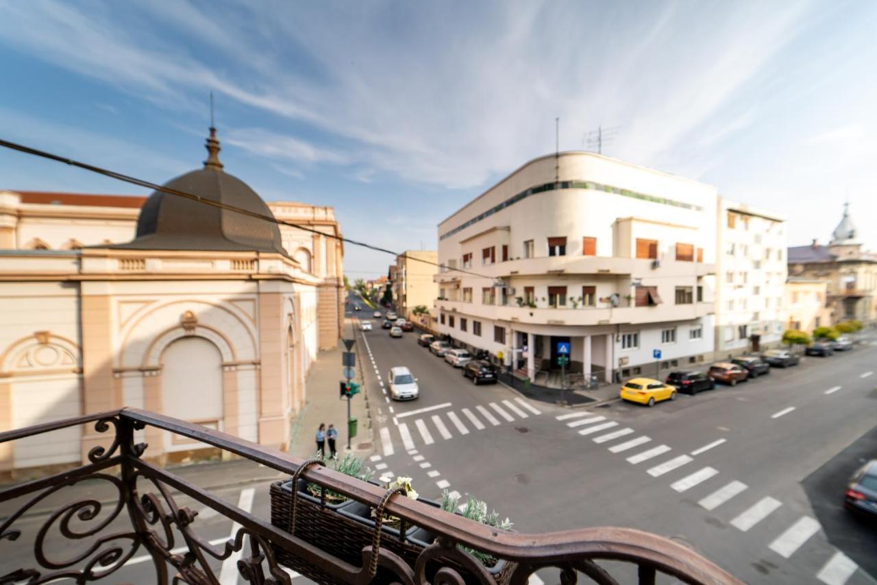 Picasso Boutique Hotel Arad Esterno foto