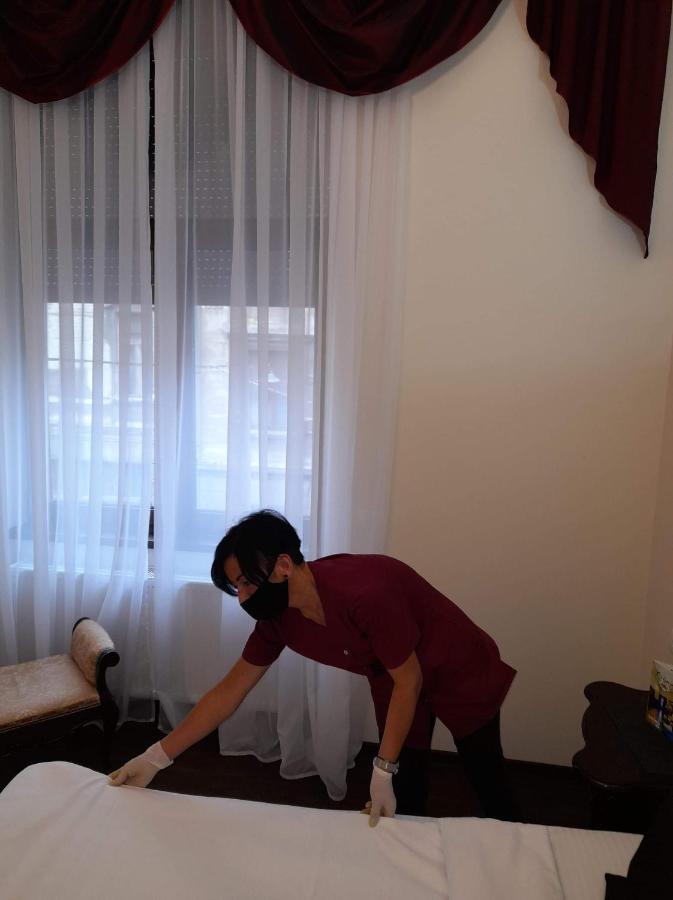 Picasso Boutique Hotel Arad Esterno foto
