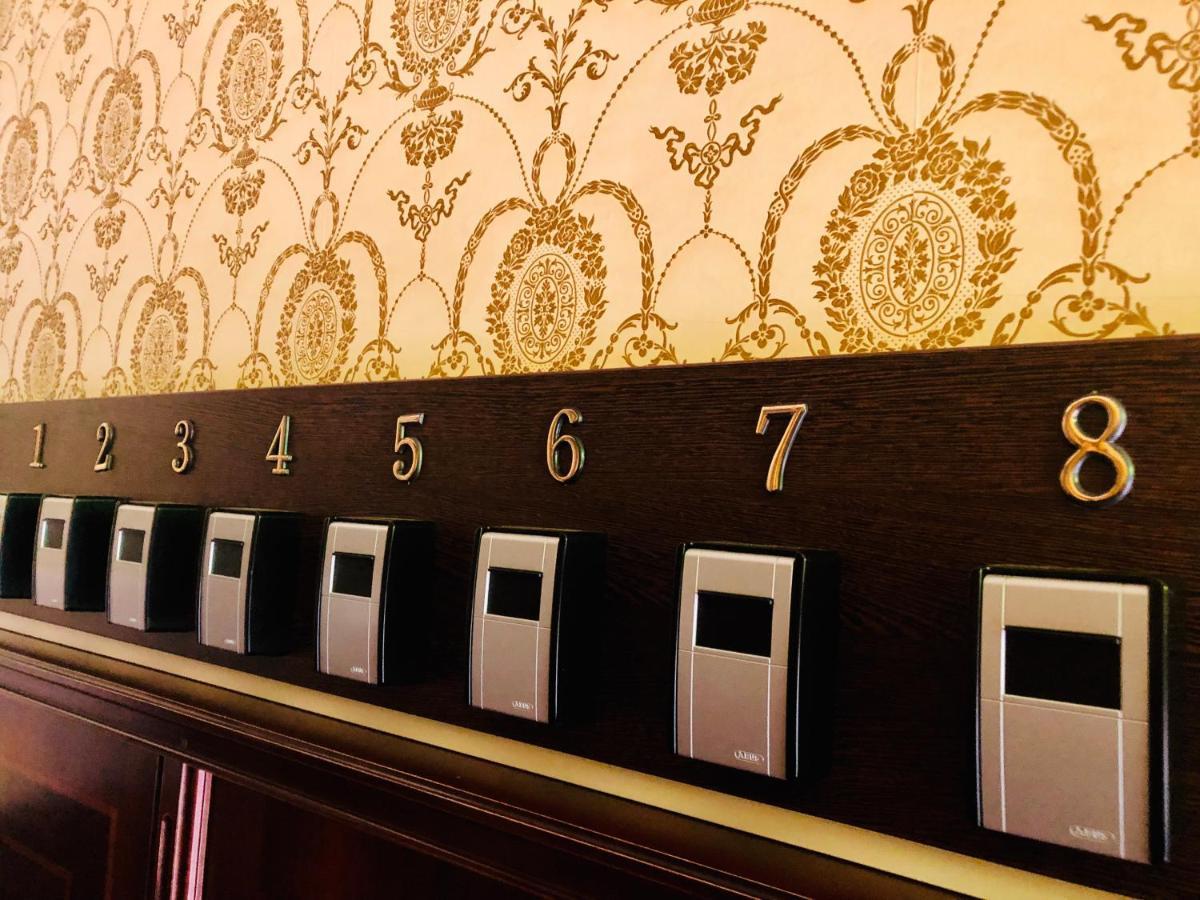 Picasso Boutique Hotel Arad Esterno foto