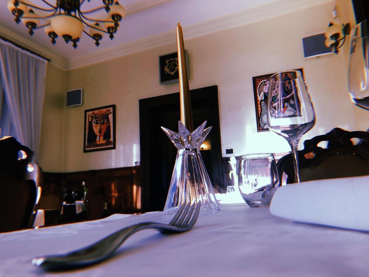 Picasso Boutique Hotel Arad Esterno foto
