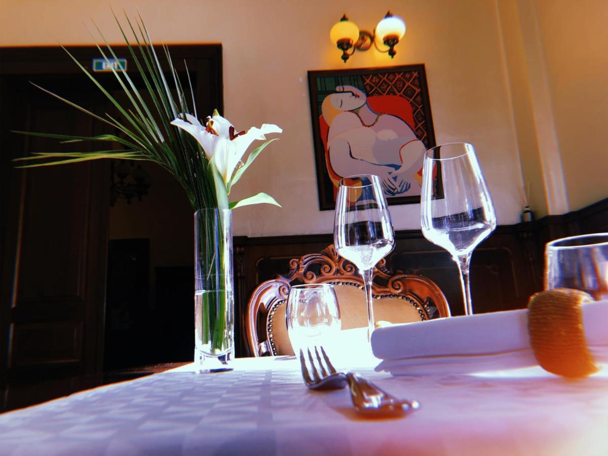 Picasso Boutique Hotel Arad Esterno foto